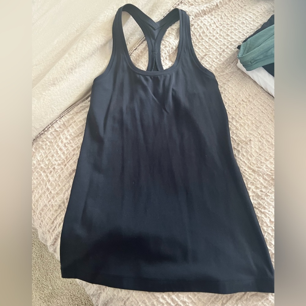 Lululemon tank.